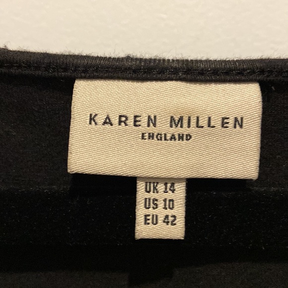 Black blouse with pretty details - Picture 2 of 4